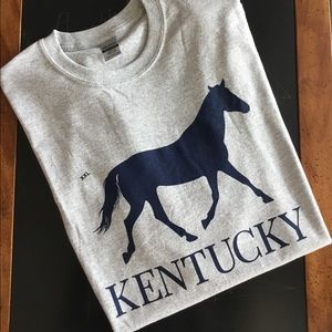 Gildan Men’s Gray Kentucky T-Shirt With Horse Silhouette Design XXL NWT